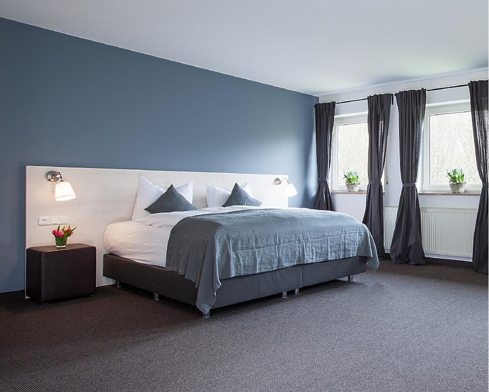 Alpengluehen Smart Hotel Olching Room photo